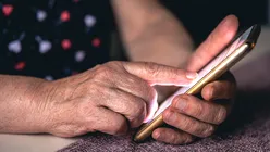 „Vishing-ul”, tot mai popular: Înșelătoriile telefonice reprezintă 42% din fraudele raportate în 2026 – DNSC