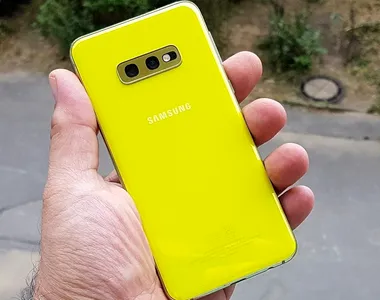 De ce nu mai face Samsung telefoane mici? Un reprezentant al companiei a explicat