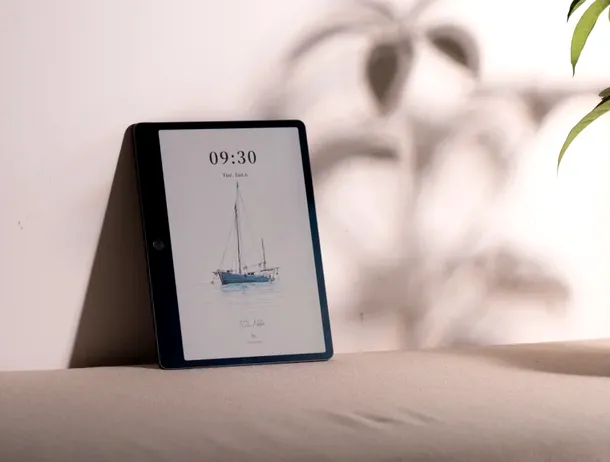 Note A1, tableta TCL cu  ecran color NxtPaper și funcții IA