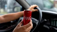 Ce se întâmplă dacă bei Coca-Cola în fiecare zi. Bolile grave la care te expui