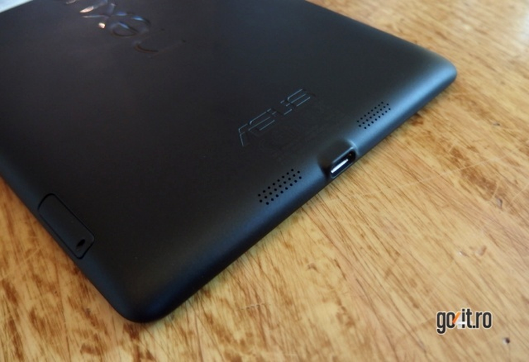 Noul Nexus 7 - detali de pe carcasă