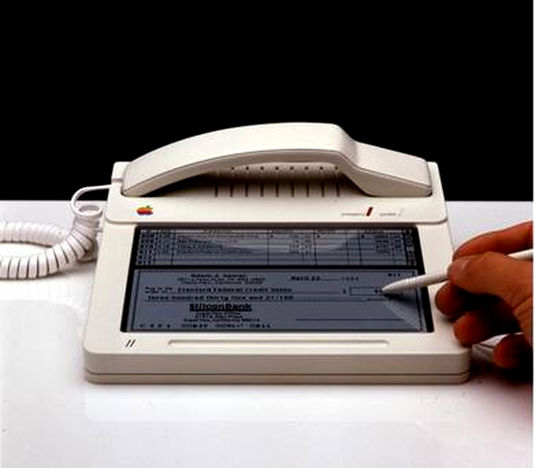 Primul iPhone