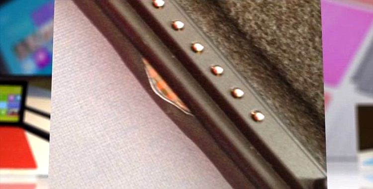 Problemele legate de exfolierea accesoriului Touch Cover sunt confirmate de mai mulţi utilizatori din Statele Unite şi Marea Britanie