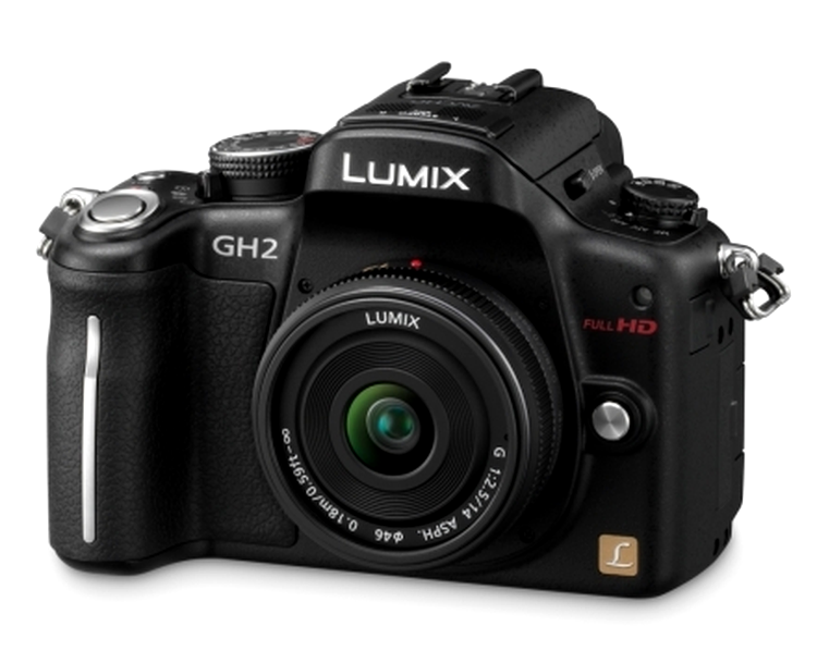 Panasonic GH2 cu viitorul obiectiv pancake de 14 mm