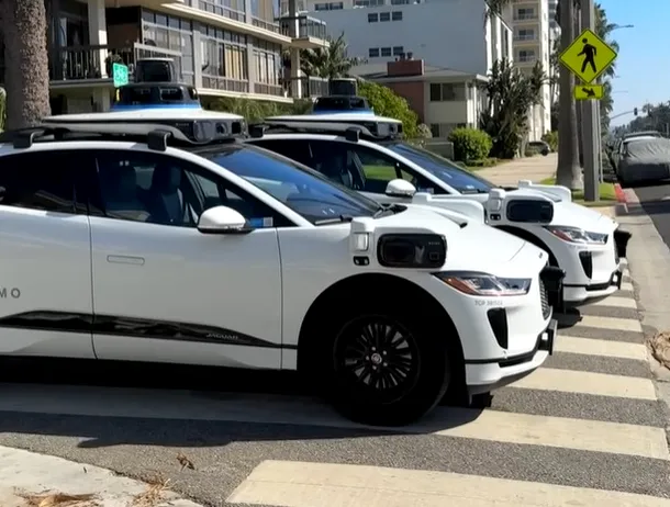 Waymo va lanasa un serviciu de robotaxi-uri în Washington D.C. în 2026