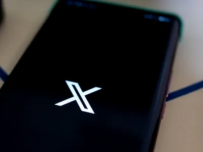 Autoritățile europene au amendat platforma X, fostă Twitter, cu 120 de milioane de euro. Care este motivul