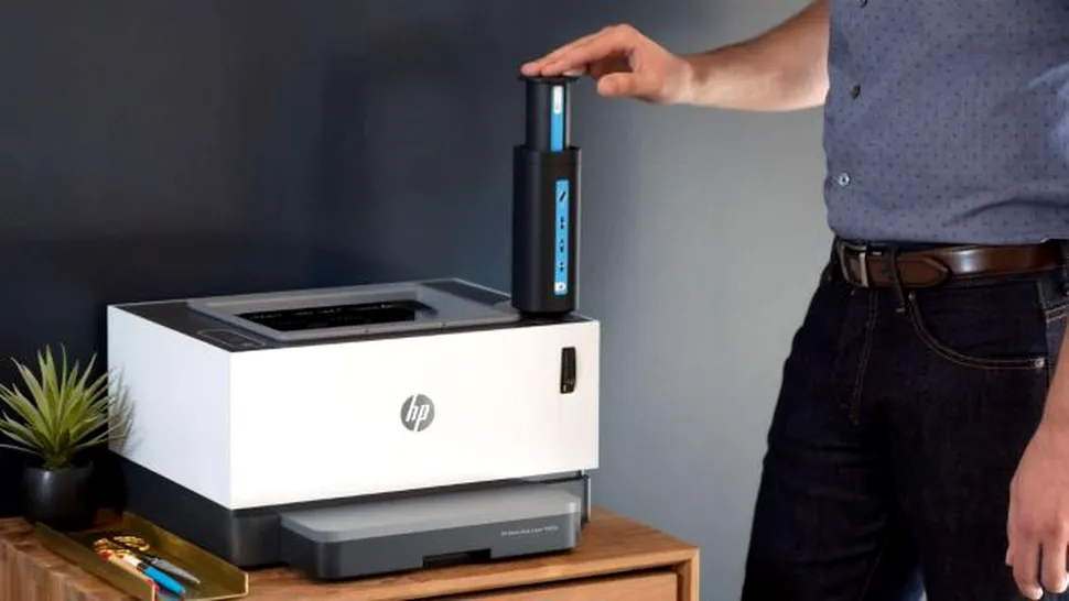 HP prezintă Neverstop Laser, o imprimantă fără cartuş care poate fi realimentată cu toner în câteva secunde