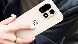OnePlus 15 – specificațiile hardware și fotografiile oficiale “scapă” pe Internet înainte de lansare
