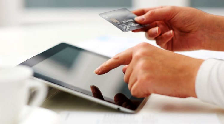 Cumpărături online - cum să te fereşti de probleme dacă cumperi online cadourile de Paşte