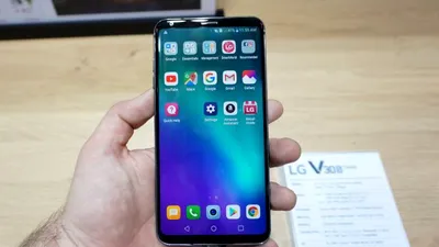 În lipsa unui succesor pentru G6, LG a lansat smartphone-ul V30S ThinQ [HANDS-ON]