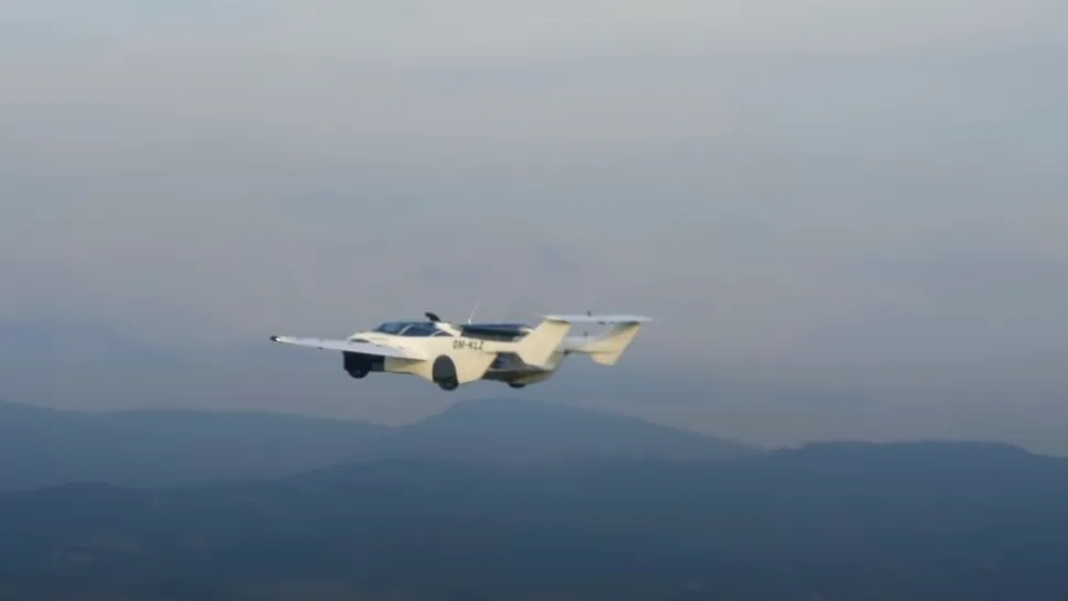 VIDEO: În sfârșit o înregistrare cu o mașină zburătoare care... zboară