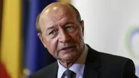 Traian Băsescu, copleșit de emoție în direct la TV. Imaginea care aproape l-a făcut să plângă: Se joacă pentru a uita de foame