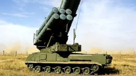 VIDEO | O singură dronă, 50 de milioane de dolari pierduți: Ucraina distruge un sistem rusesc Buk-M3 în timpul deplasării