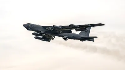De ce mai folosesc Forțele Aeriene ale SUA B-52, un avion vechi de 70 de ani?