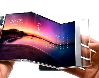 Samsung a prezentat un ecran pliabil fără cute