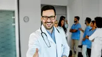 BANCUL ZILEI. Bulă ajunge la doctor: - Cum te protejezi când faci amor?