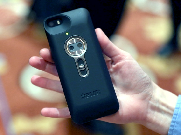 Carcasa Flir One - vedere din spate