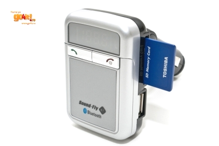 Slotul pentru carduri SD/SDHC şi portul USB