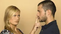 BANCUL ZILEI. Bubulina îl prinde pe Bulă cu minciuna: - Cine e aia?!