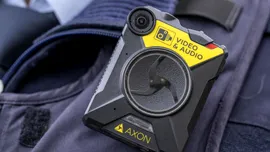 Supravegherea video a angajaților cu body-cam-uri a adus amenzi de mii de euro unei firme din România