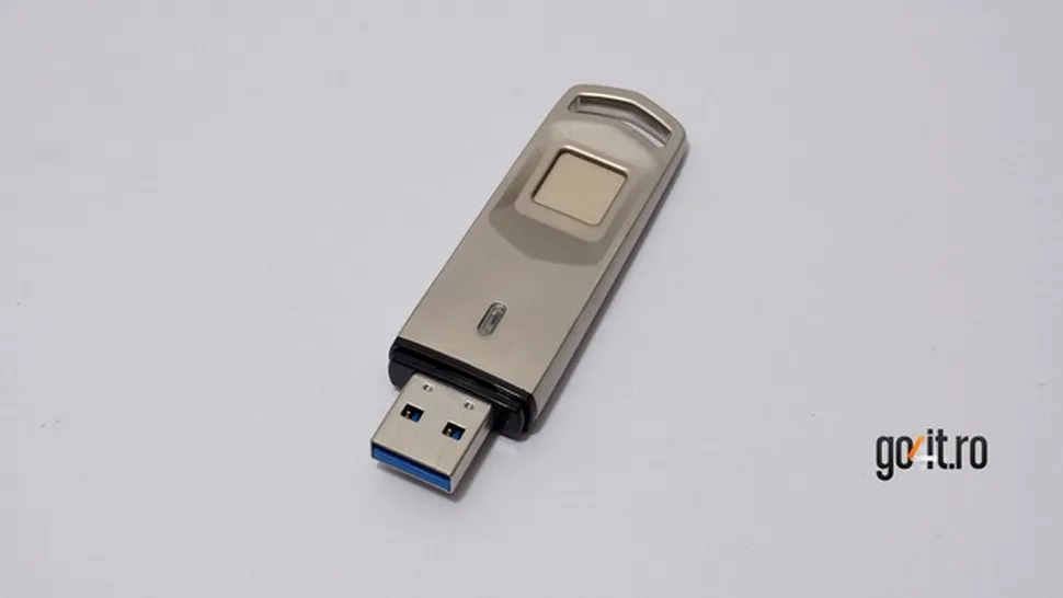 HIKVISION M200F 64 GB review: stick USB cu senzor de amprentă pentru securizarea datelor