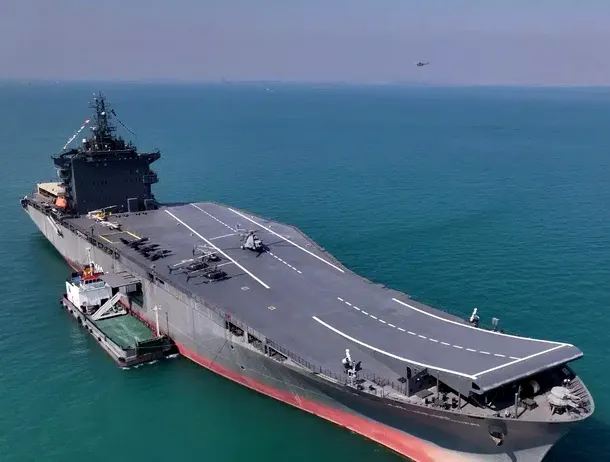 Portavionul iranian pentru drone și elicoptere, scufundat de un atac american