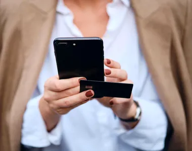 Românii vor folosi un portofel digital bazat pe codul Germaniei, însă activiștii avertizează asupra riscurilor de securitate