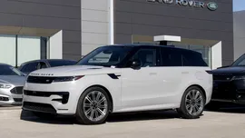 Hackeri ruși, responsabili de atacul asupra Jaguar Land Rover, care a costat economia britanică 2,5 mld. de dolari