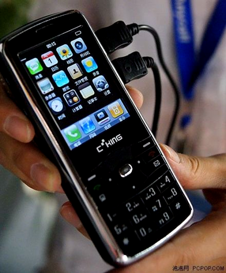 Telefonul cu proiector ChinaKing cu interfaţă de iPhone