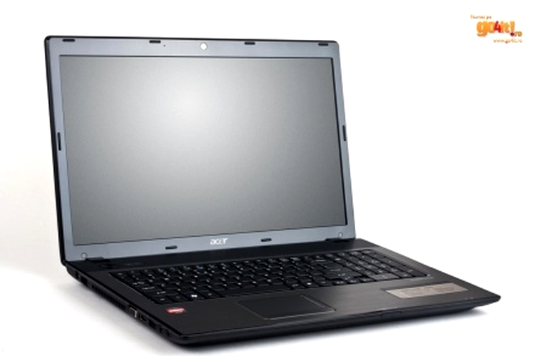 Acer Aspire 7552G - un desktop replacement cu componente AMD