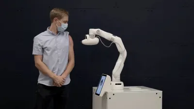 Cobi: robotul care poate să vaccineze oameni automat. VIDEO