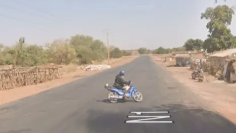 Imaginile din Google Maps par să arate un motociclist lovit de mașina Street View