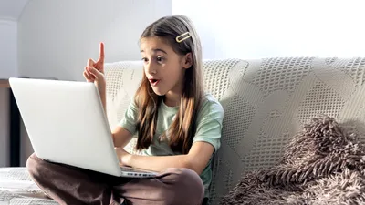 Salvați Copiii: 60% dintre copii asistă la cyberbullying, iar aproape jumătate sunt contactați de străini