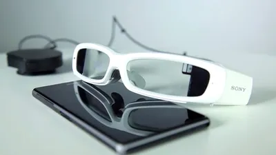 Ochelarii inteligenţi Sony SmartEyeglass vor fi disponibili începând cu primăvara lui 2015