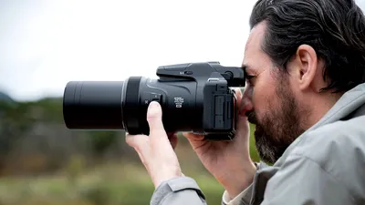 Nikon a debutat camera digitală compactă COOLPIX P1100 cu zoom optic 125x