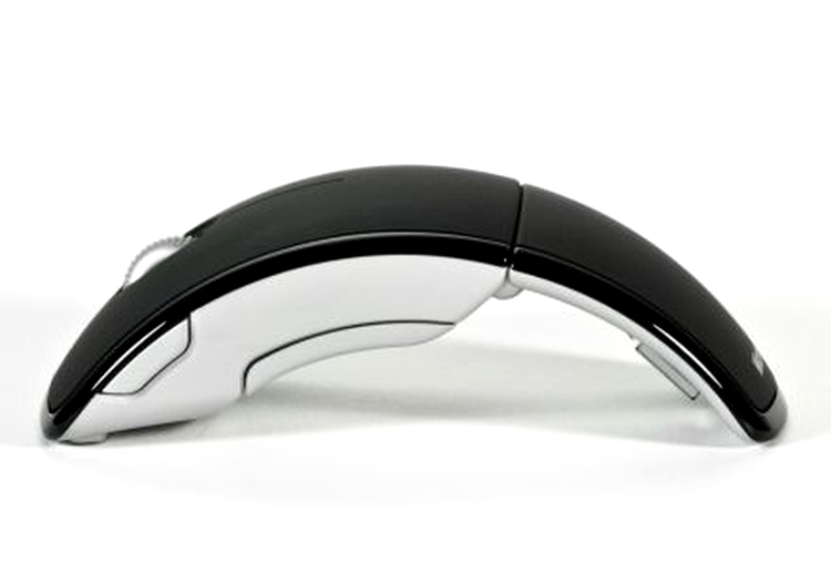 Microsoft Wireless Arc Mouse - un soricel pentru portabile