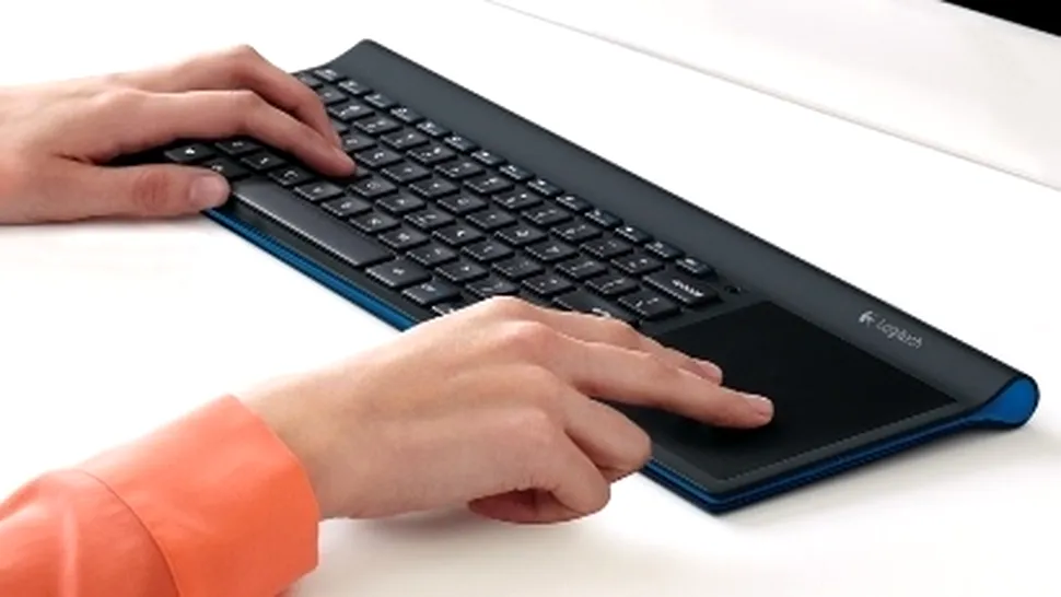 Logitech All-in-One Keyboard TK820 - tastatură wireless cu touchpad integrat