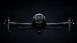 DJI Mavic 4 Pro, o dronă care permite filmări aeriene din orice unghi