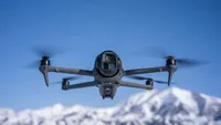 SUA blochează importurile de noi modele de drone străine, inclusiv DJI, invocând riscuri de securitate națională