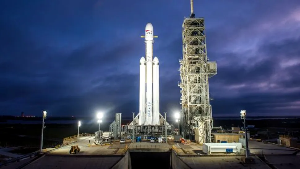 Compania SpaceX a lansat cu succes cea mai puternică rachetă din lume, Falcon Heavy. Astfel de vehicule ar putea duce oameni pe Marte în viitor