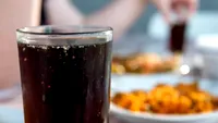 Ce efect poate avea cofeina din Cola asupra creierului copiilor? Ce au descoperit cercetătorii despre sucurile consumate de copii