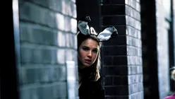 Se apropie Paștele: zece filme distractive în care apar oameni costumați în iepuraș