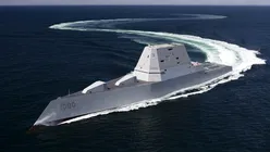 Distrugătorul stealth american Zumwalt revine „ciungit” în serviciu activ: A pierdut o componentă importantă, dar a primit rachete hipersonice