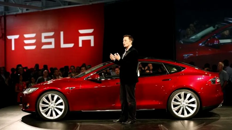 Elon Musk a şters paginile SpaceX şi Tesla de pe Facebook