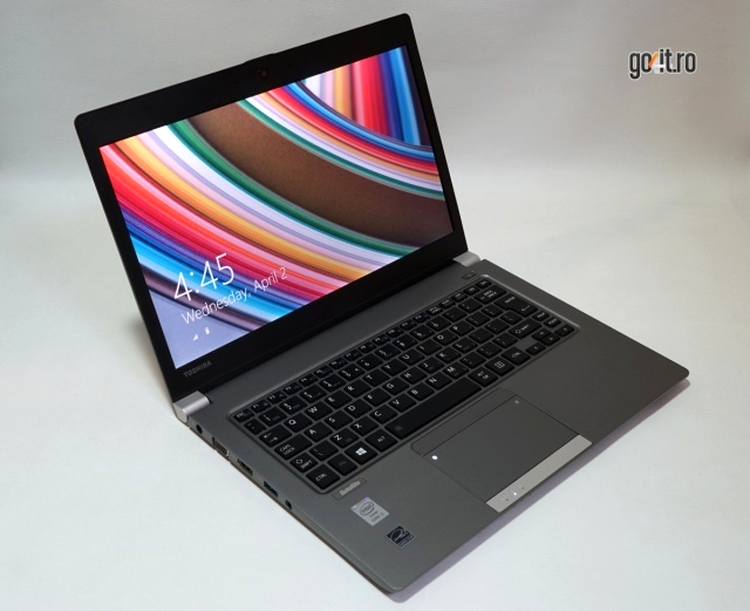 Toshiba Satellite Z30 - un ultrabook foarte uşor