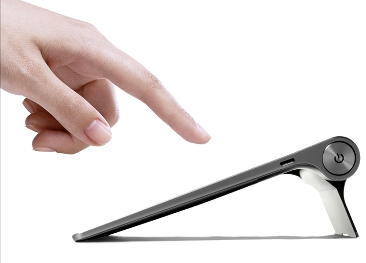 Lenovo Yoga 8 - o poziţie ce facilitează tastarea pe ecran