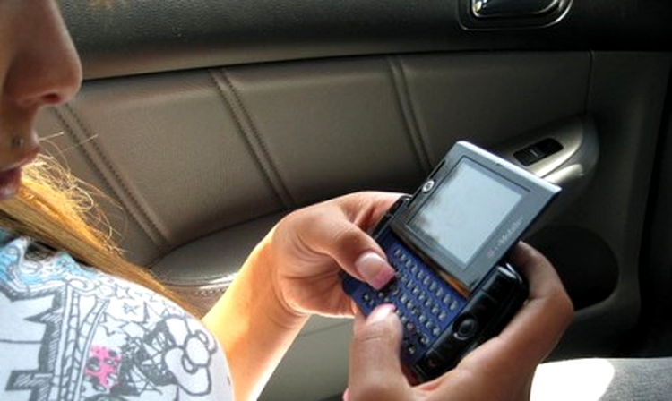 SMS-urile vor fi stocate timp de 6 luni