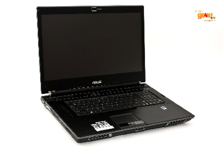 Asus W90 este mai mare decât pare în imagine