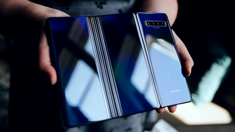 TCL folding phone