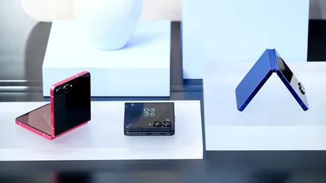 Galaxy Z Flip 7 are un ecran și mai mare și un procesor nou: ce primești în plus și cât te costă în România?